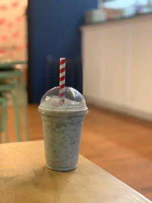 Vanilla milkshake with Oreos