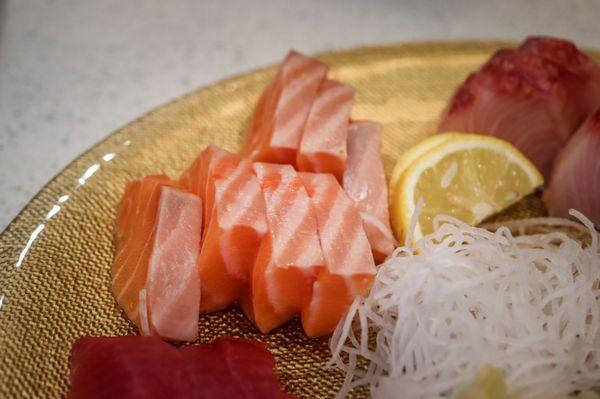 Various sashimi (salmon).