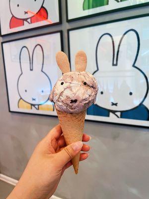 Miffy Cone feat. Blueberry Cheesecake ice cream