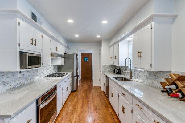 JCClardy Kitchen after pics. Beautiful Calacatta Quartzite Countertops installed by DFW Granite in Dallas 75214