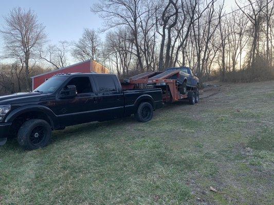 Had a customer call me up to remove a junk vehicle from her home. We were in and out of there within 15 minutes! Appreciate the call!