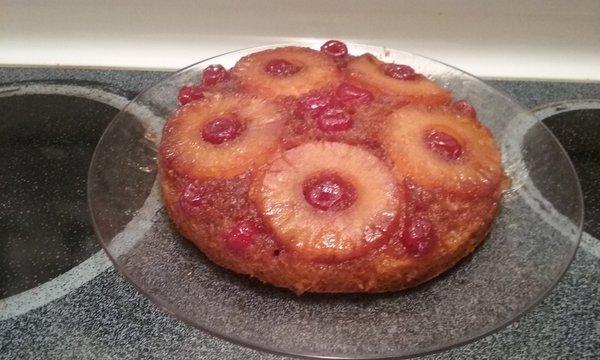 Pineapple upside down cake and mini-cakes are
Available