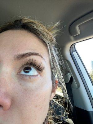 Only 3 days after a volume hybrid full set, almost every hour since I first left my appointment a lash or 2 falls out