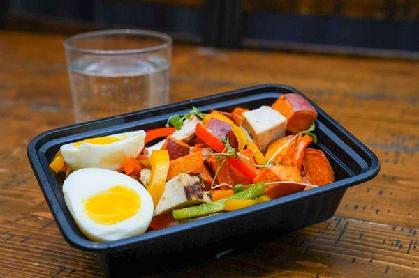 Paleo Breakfast Hash: Grilled Chicken, Sweet Potatoes, Bell Peppers, 7 Minute Egg.