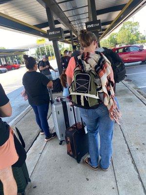 Line waiting for reserved cars