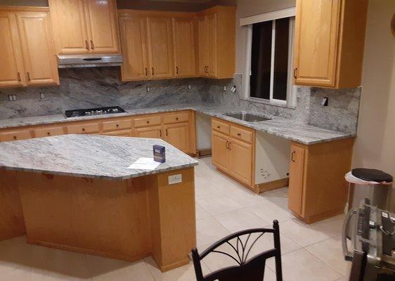 Island, Counter, and Backsplash.