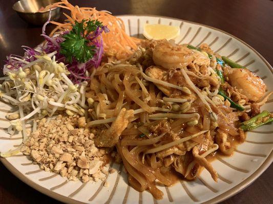 Pad Thai - huge portion, addictive taste