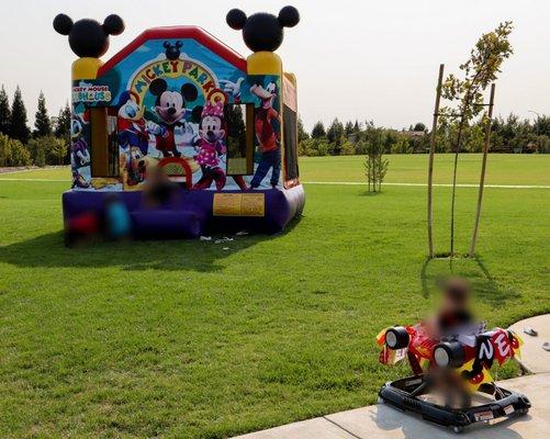 Perfect mickey mouse bounce house, for a Mickey Mouse party