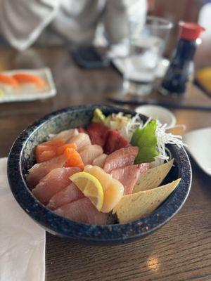 Chirashi bowl