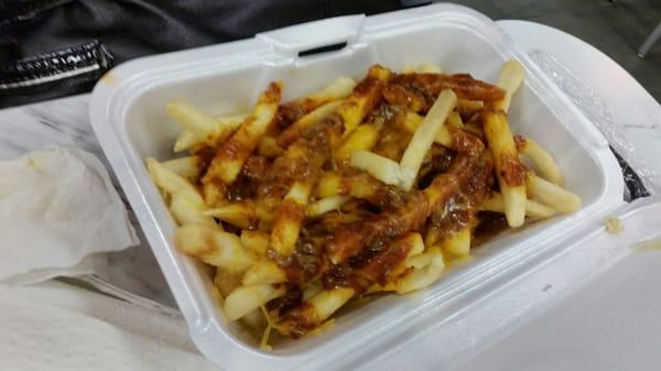 Chili cheese fries