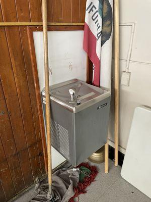 Is this a drinking fountain or the broom closet, gross.