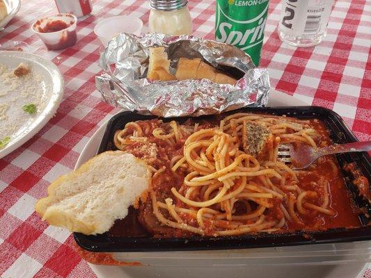 Spaghetti with meatballs, yum!