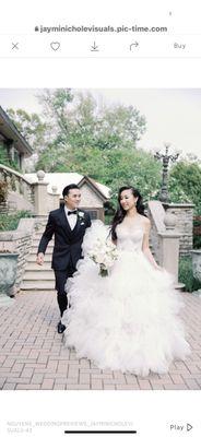 Wedding photo with bridal bouquet at Meyer's Castle