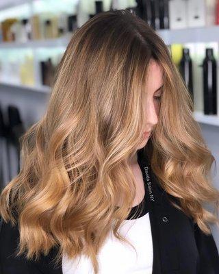 Honey blonde balayage with k18 done by jozi! Follow us on Instagram @davidasalon