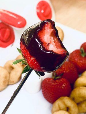 Pattie Lou's Fondue / Strawberry dipped in Chocolate