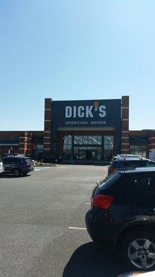 The entrance to Dick's Sporting Goods.