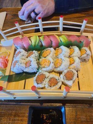 Spicy tuna roll, spicy crab roll, Dancing tuna roll