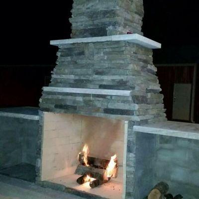 Outdoor fireplace