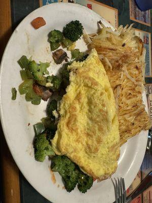 Vegetable omelet and hashbrowns