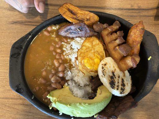 Bandeja Paisa con Carne Asada