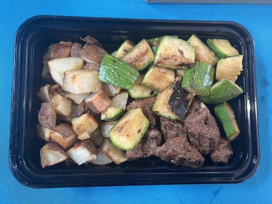 filet mignon, grilled zucchini, roasted potatoes yum!