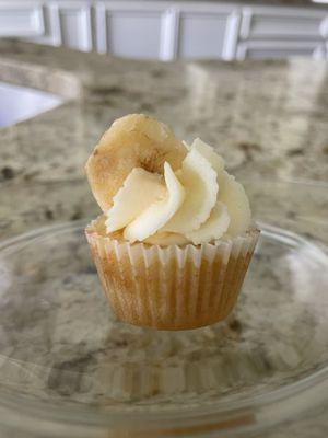 Mini banana cupcake