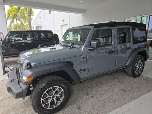 2024 Jeep Wrangler Sport