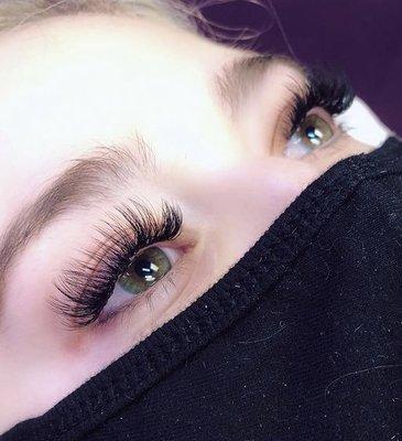 Volume lashes