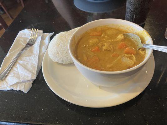 Curry chicken with white rice