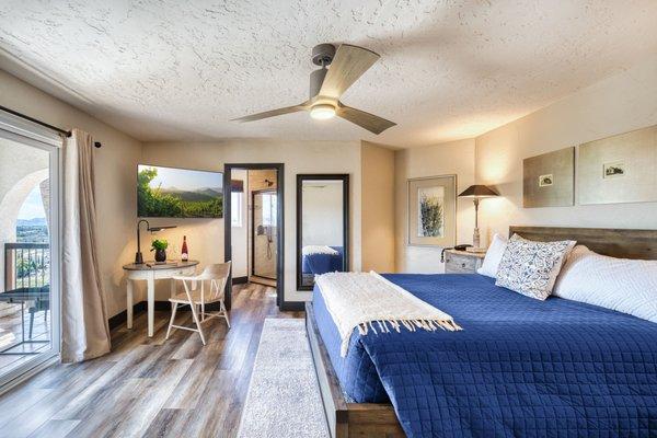 Newly remodeled Deluxe King Vineyard View room.