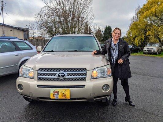 Chasity loves her Toyota Highlander Hybrid from M&A Affordable Cars.