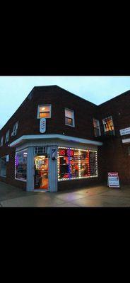 Front of Burnet Ave Barbershop