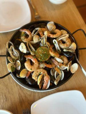 Mariscos Paella