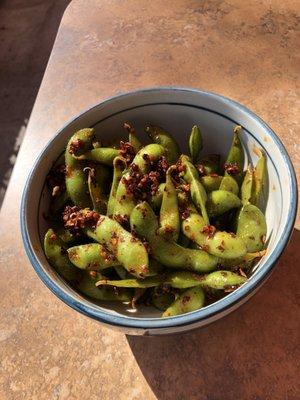 Spicy garlic edamame