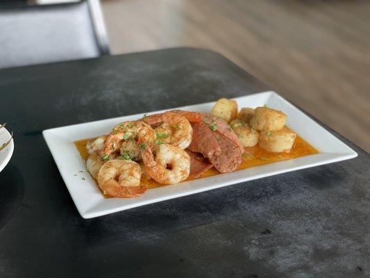 Shrimp, Sausage, Scallop. Cajun garlic butter.