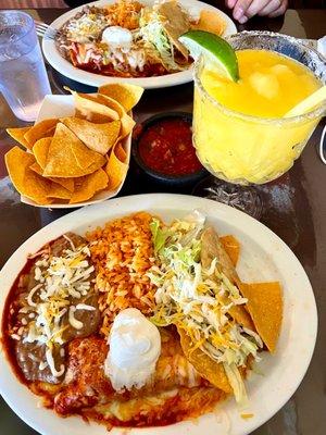 Mango Margarita, Taco/Enchilada combo x2, Chips n Salsa... Delicious!!