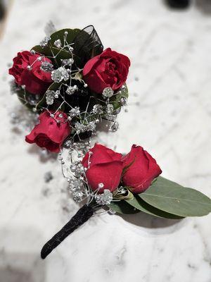 Prom flower combo red and black