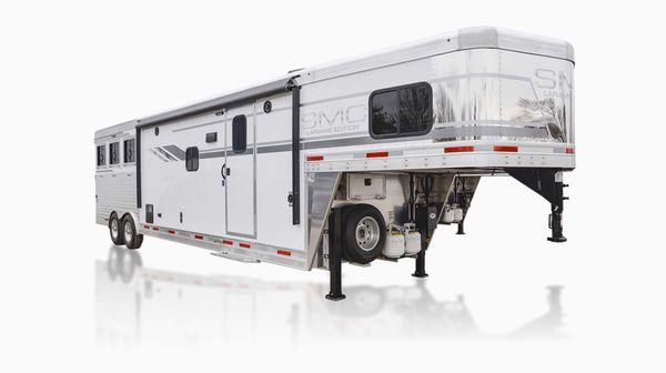 SMC LQ Horse Trailer