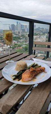 Brown rice asparagus baked salmon and fresh pineapple  juice bromelain is great for recovery.