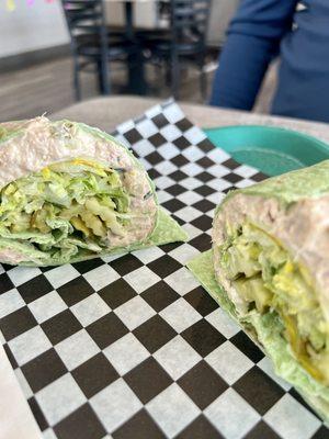 Tuna in a spinach wrap. Very good!