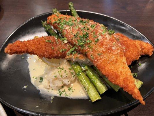 Walleye with asparagus and mash potato