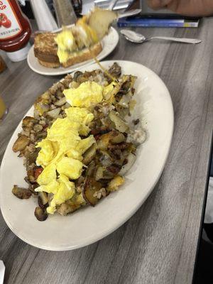 5:5: Jeff's goes mess; potatoes, mushrooms, eggs & pepper jack cheese