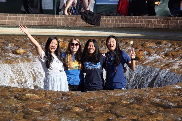 skwad minus melissa in the fountain