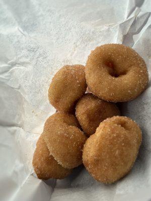 Apple cider donuts