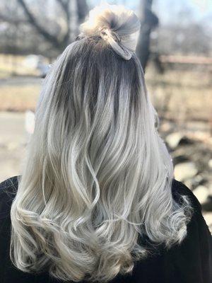 Icy blonde shadow root stylist credit :Kelly