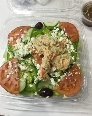 Zorba salad with tuna