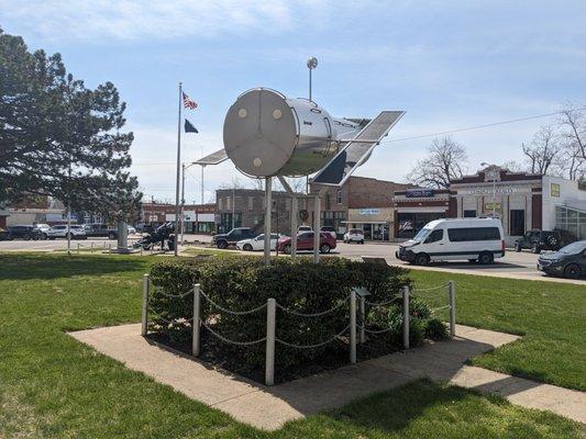 Hubble Telescope Replica Statue, Marshfield