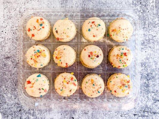 Fruity Pebbles Macarons