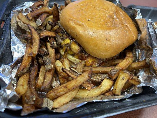 BBQ Bacon Cheddar Burger w/fries