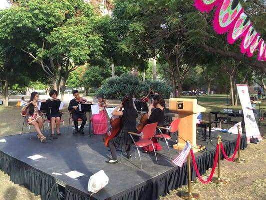 Special concert at Park La Brea!